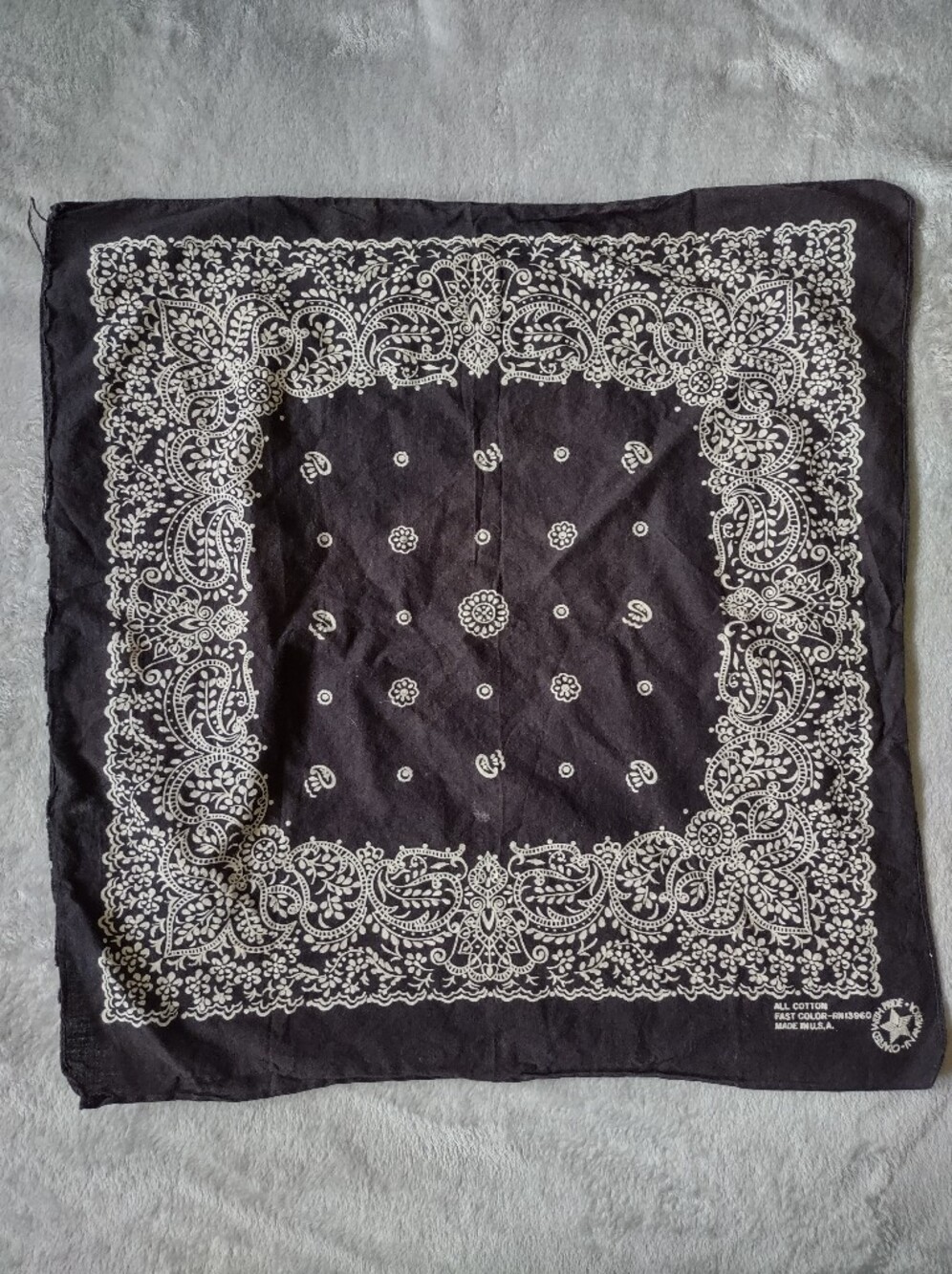 Vintage Style Made in USA Navy Paisley Bandana 100% Cotton 22"x22" Western
